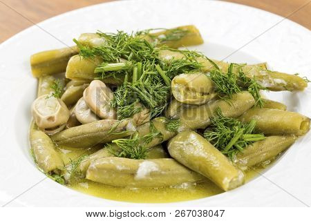 Turkish Food Broad Beans, Dill And Olive Oil / Zeytinyagli Bakla.