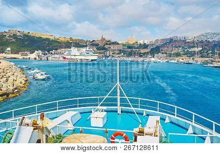 Arriving To Ghajnsielem, Gozo, Malta