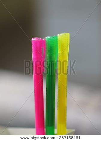 Close Up Pink Green Yellow Three Pen Maker Highlight
