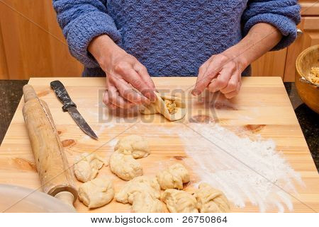 Vaření pirogies. Těsto.