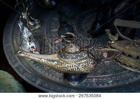 Aladdin Lamp Of Wishes In Metal With Patterns  In View