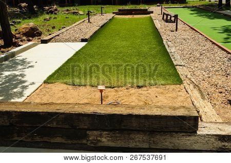 Pinetop-lakeside, Az/july 18, 2018: A Horseshoes Court Has A Post At Either End To Catch The Horsesh
