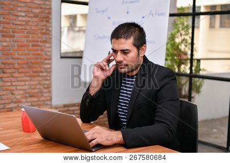 Business Concept. Business People Are Stressed At Work. Businessmen Use Hard Thoughts In The Office.