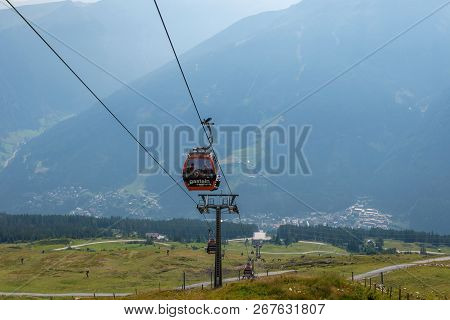 Bad Gastein, Austria - August 06, 2018: Panoramic View Of The Aerial Cableway And Downtown.