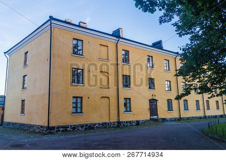 Buildings Of Finnish School Of Naval Warfare At Suomenlinna Sveaborg , Sea Fortress In Helsinki, Fin