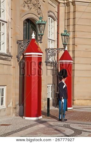 Kodaň - 26. srpna: The královská Garda poblíž Amalienborg palace v Kodani, Dánsko, na 26 srpna