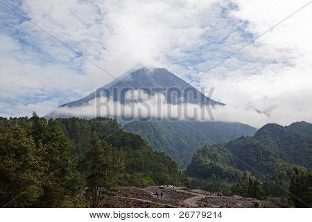 Sopka Merapi na ostrově Jáva před erupcí (srpen 2010)