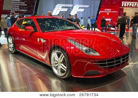 Genève - 8 marts: The Ferrari FF udstillet på 81 International Motor Show Palexpo-Genève på M