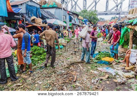Kolkata, India - October 31, 2016: View Of Mullik Ghat Flower Market In Kolkata, India