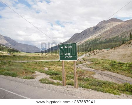 Japser - Lake Luise - Signpost In The Middle Of Nowhere ,usa.