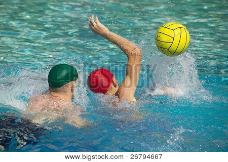 ภาพกีฬาน้ำคนเล่น waterball