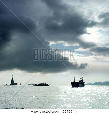 Et billede af maiden tower i istanbul, Tyrkiet