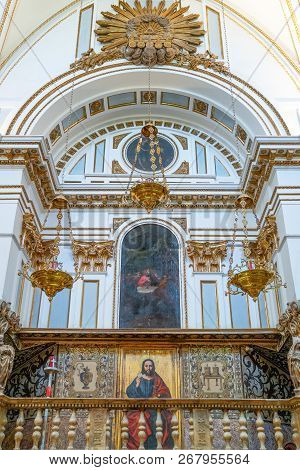 Valencia, Spain - Octuber 14, 2016: Paintigs And Decorations In The Choir Organ Area Of ​​the  Cathe