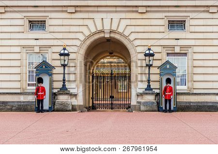 London. November 2018. A View Of The Queens Guards At Buckingham Palace In London.