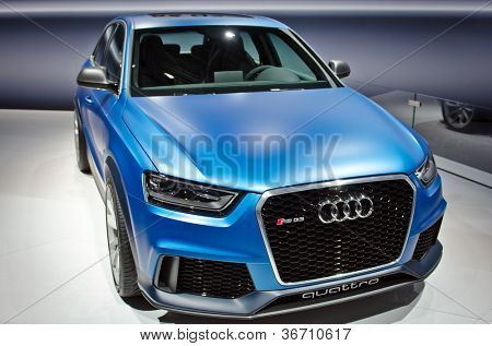 Moskva září 8: V Moskvě Mezinárodní autosalon. Audi RS Q3 Quattro, na září 8,2012 v M