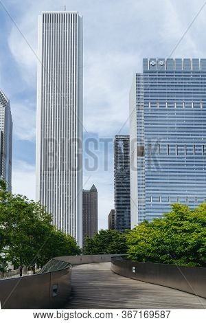 Chicago, Usa - September 24, 2015: Public Bp Walkway In Millenium Park. Millenium Park Is One Of The