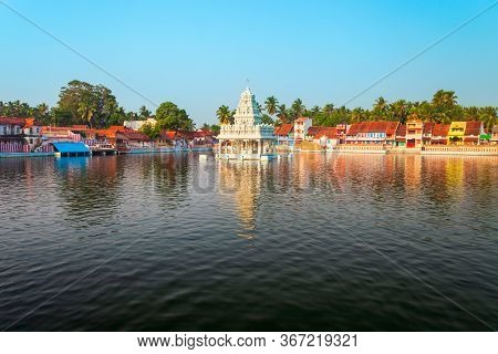 Thanumalayan Or Sthanumalayan Temple Is An Important Hindu Temple In Suchindram Near Kanyakumari In 