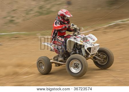 Unge Rider på den hvide Quad