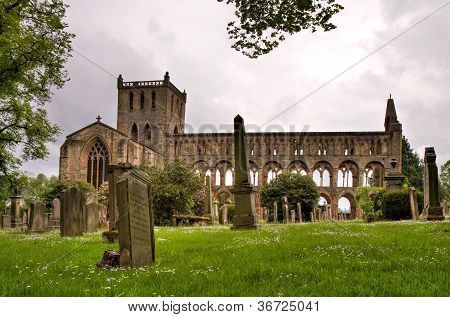 Jedburgh Manastırı kalıntıları
