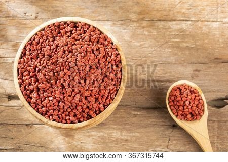 Bixa Orellana - Organic Achiote Seeds. Text Space