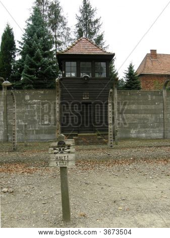 Strażnica w głównego obozu