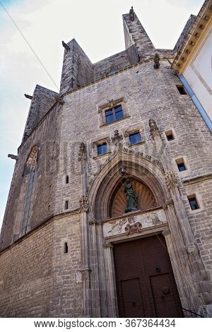 Back Side Of The Churh Santa Maria Del Mar. Is A Temple In The Ribera District Of Barcelona (spain),