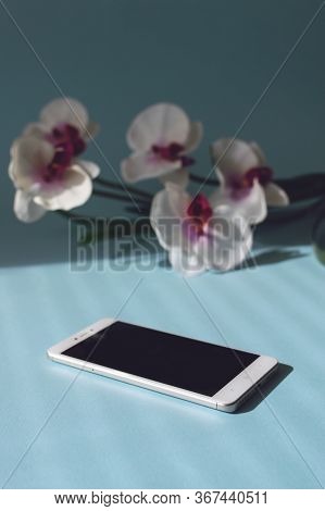 Digital Smell Scent Technology. Fragrance Research, Future Of Smell, Transmit Odors In Online, Augme