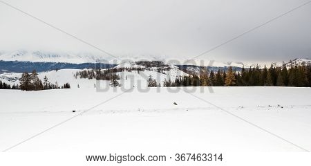 View Of Ulagan Highlands In Altay Mountains In The Winter, Siberia, Russia