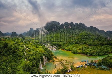 Ban Gioc Waterfall Thac Ban Gioc Cao Bang
