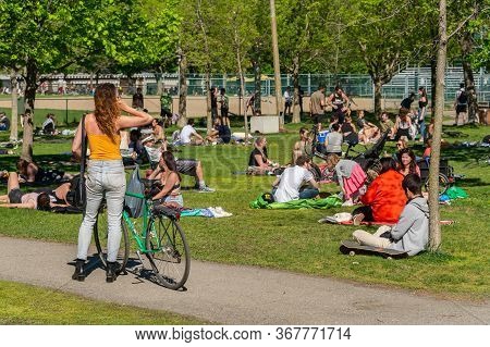 Montreal, Ca - 23 May 2020 : People Gathering During Coronavirus Pandemic In Laurier Park