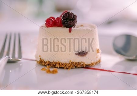 Vanilla Mousse Dessert Wedding Restaurant Red Fruits