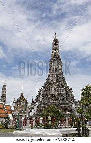 pha prang wat a-roon in bangkok thailand