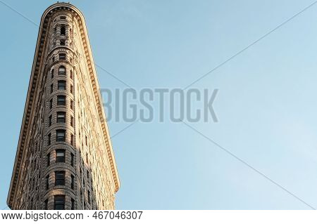 New York, Usa - March 19, 2018 : Flat Iron Building Facade On March 19, 2018. Completed In 1902, It 
