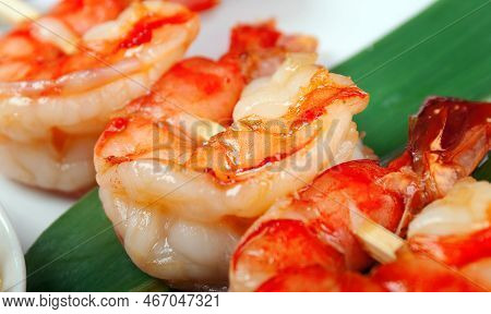 Camaro Grelhado Com Molho Cru -  Grilled Prawn Dish From Angola Prepared
