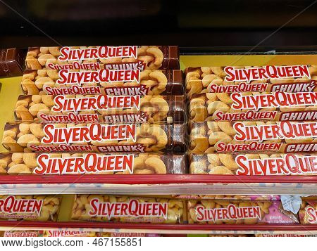 Makassar- Indonesia, 2022-12-13. Silverqueen Chocolate Bars Displayed In The Storefront
