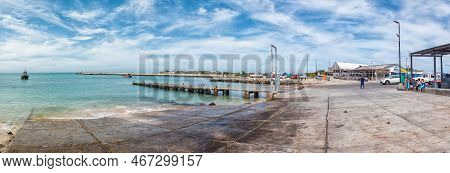Struisbaai, South Africa - Sep 21, 2022: Panorama View Of The Harbor In Struisbaai, In The Western C
