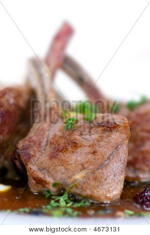 Close Up foto di un agnello arrosto-filetto e verdure