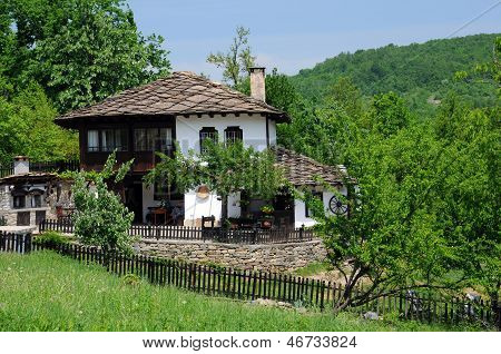 Maison médiévale rénovée en Bozhentsi