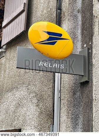 Talloires, France - 15 September 2022: French La Poste Sign Outside A Mail Or Postal Location In A F