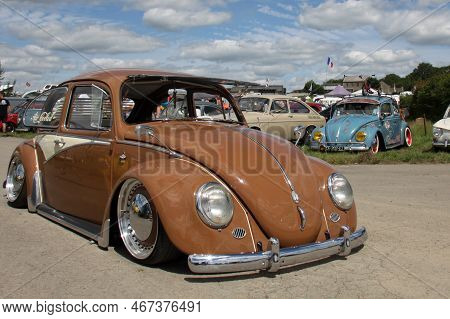 Bordeaux , Aquitaine France - 12 15 2022 : Vw Volkswagen Old Beetle Ancient Vintage Car Retro Old Ti