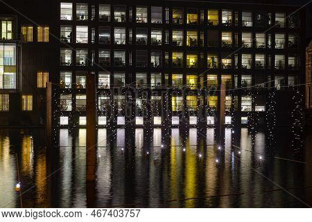 12  Decembar 2022, Amsterdam, Netherlands,  View On Amsterdam During The Light Festival In The Nethe