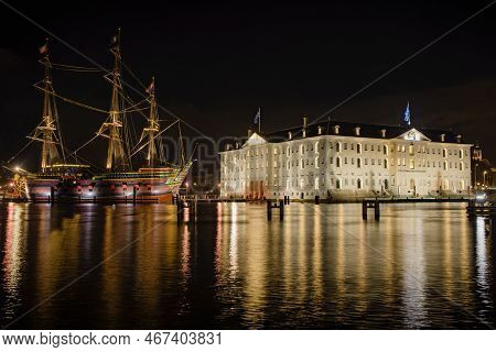 15  Decembar 2022, Amsterdam, Netherlands,  View On Amsterdam During The Light Festival In The Nethe