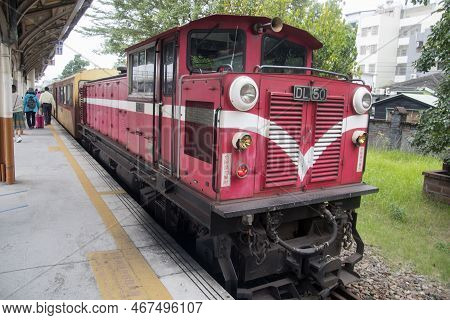 Chiayi, Taiwan- 6 Dec, 2022: Red Retro Train Travels Between Chiayi And Alishan Stop At Chiayi Stati
