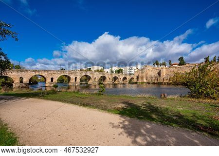 Merida, Spain - November 05, 2022: Puente Romano, The Roman Bridge In Merida. It Is The Longest Surv