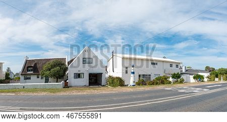 Struisbaai, South Africa - Sep 21, 2022: Street View, With Guest Houses, In Struisbaai, In The Weste