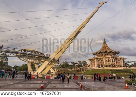 Kuching, Malaysia - March 4, 2018: Darul Hana Bridge And Sarawak State Legislative Assembly Building