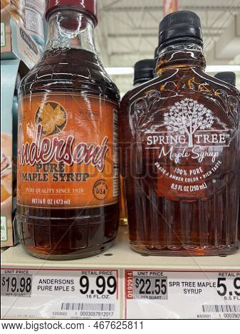 Grovetown, Ga Usa - 09 11 22: Grocery Store Springtree Maple Syrup In A Glass Bottle And Price
