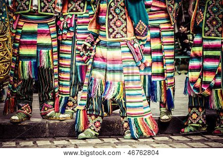 Peruanische TänzerInnen auf der Parade In Cusco.