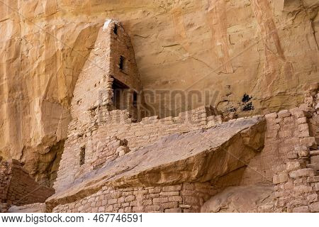 Edge Of Long House Cliff Dwelling Hugging The Overhang In Mesa Verde Netional Park