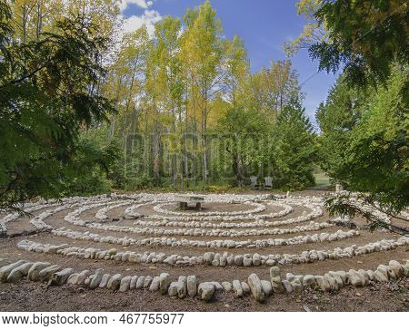 A Labyrith, A Place For Slow Contemplated Movement Towars A Puzzels' Awnser